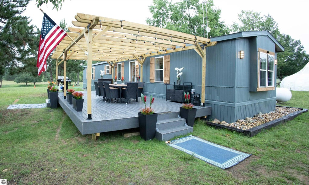 11930 State Road, Cadillac