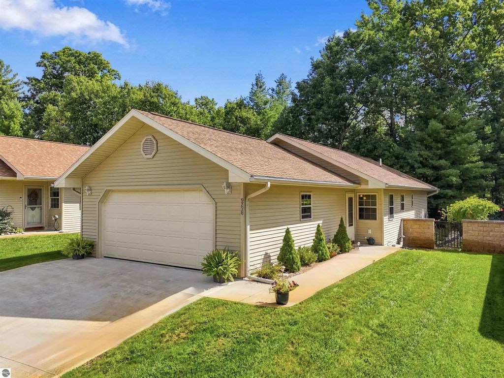 9798 Deer Track Court, Interlochen