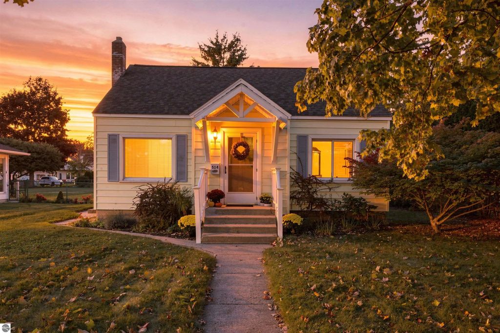 514 W Thirteenth Street, Traverse City