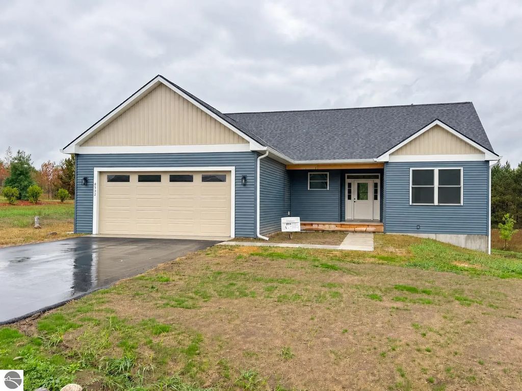 8552 S Olivia Drive, Maple City