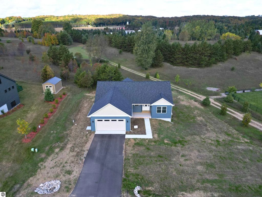 8552 S Olivia Drive, Maple City