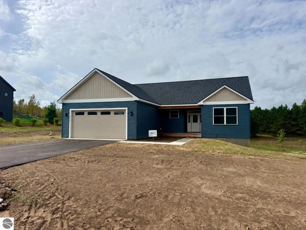 8552 S Olivia Drive, Maple City