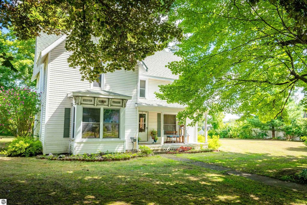 124 N 5th Street, Edmore