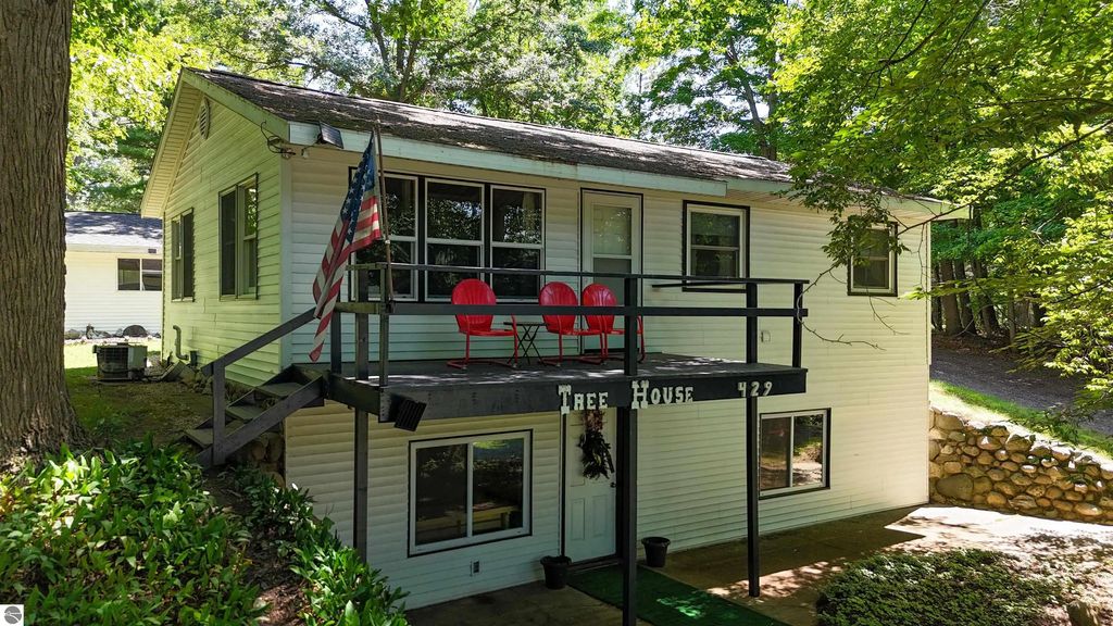 429 S Geneva Road, Shepherd