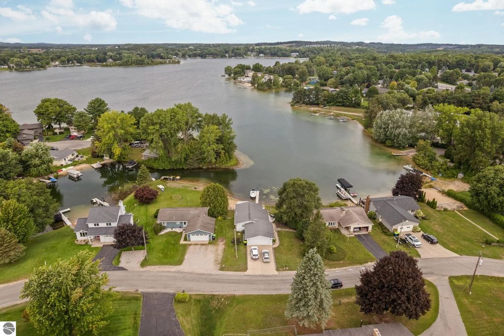 5176 Highland Drive, Traverse City