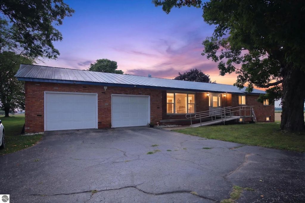 1629 N Warner Road, Sumner