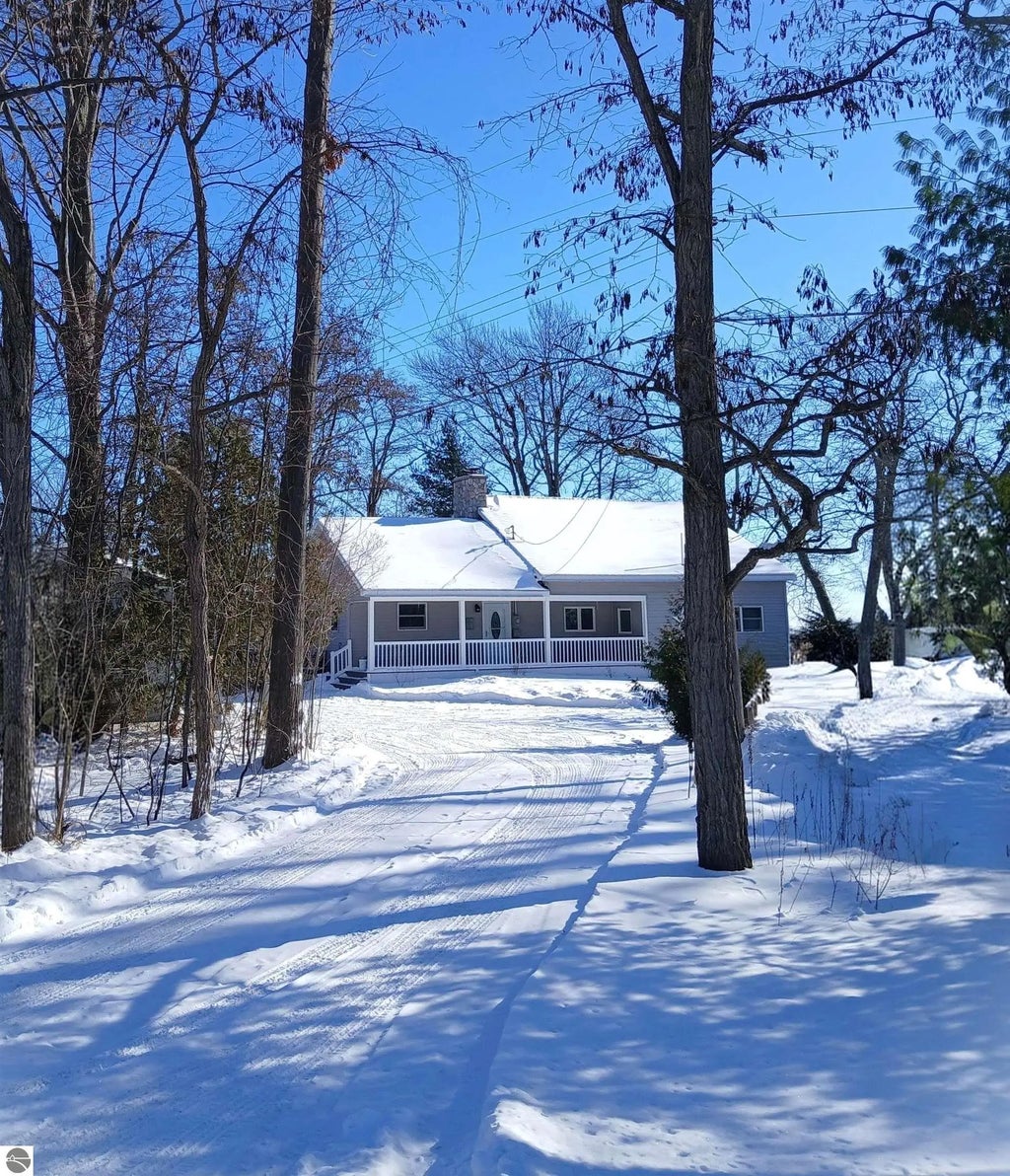 122 N Huron Road, Au Gres