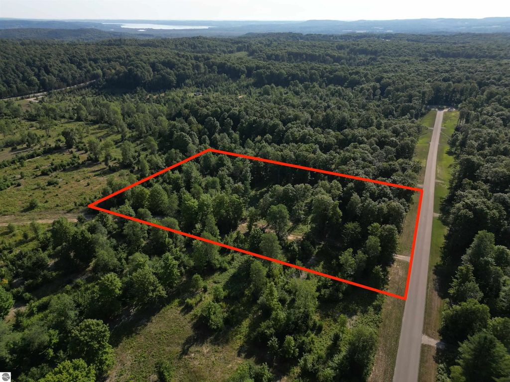 1155 E Solaris Way, Maple City