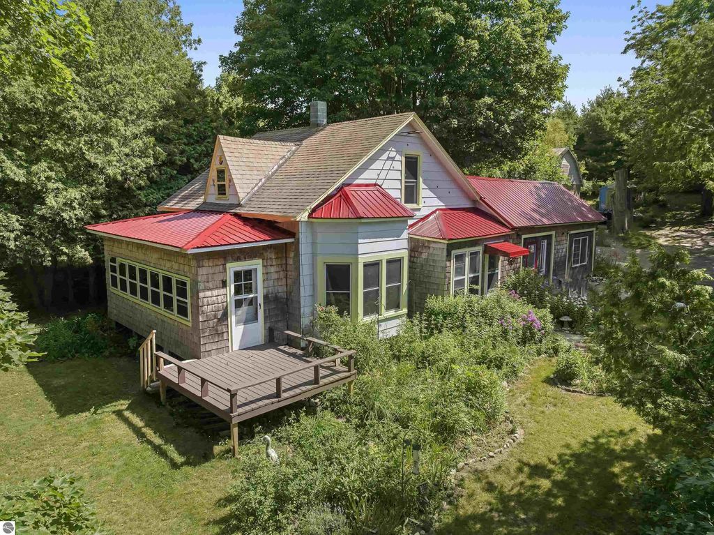 335 Bridge Street, Frankfort