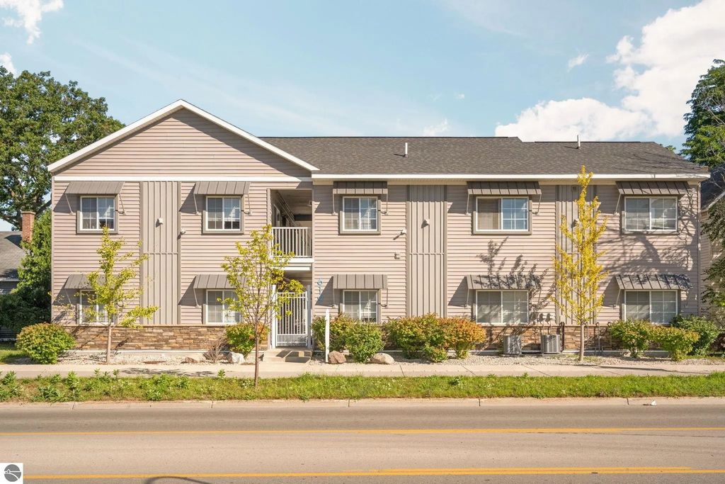 619 E Eighth Street, Traverse City