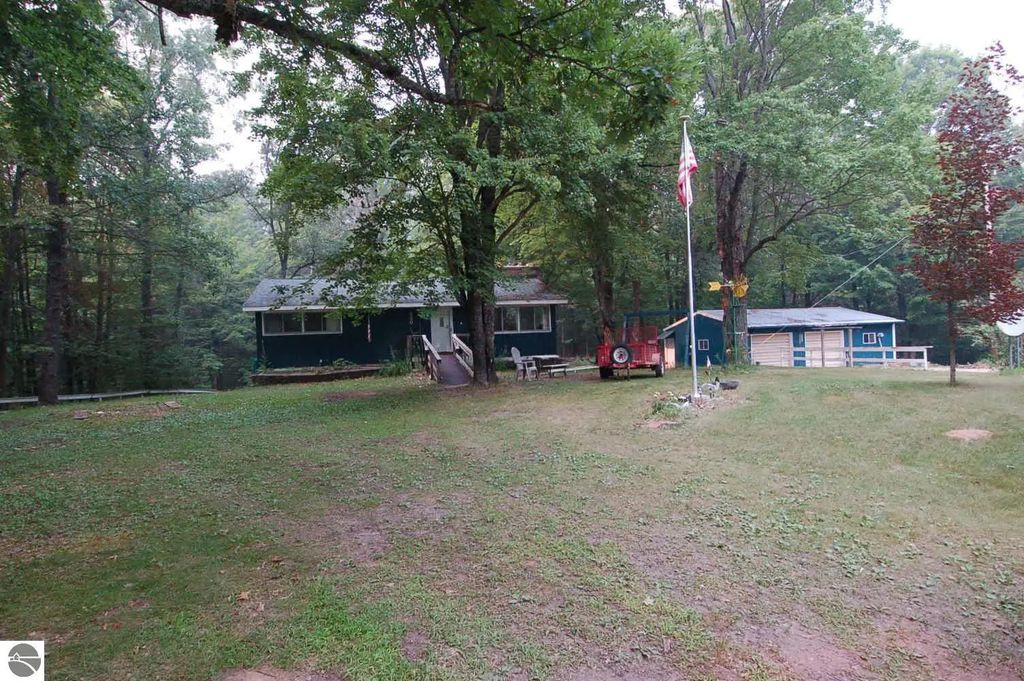 930 Seaton Creek Road, Mesick