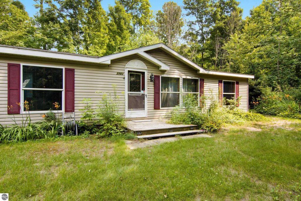 2783 Lake Ann Road, Interlochen