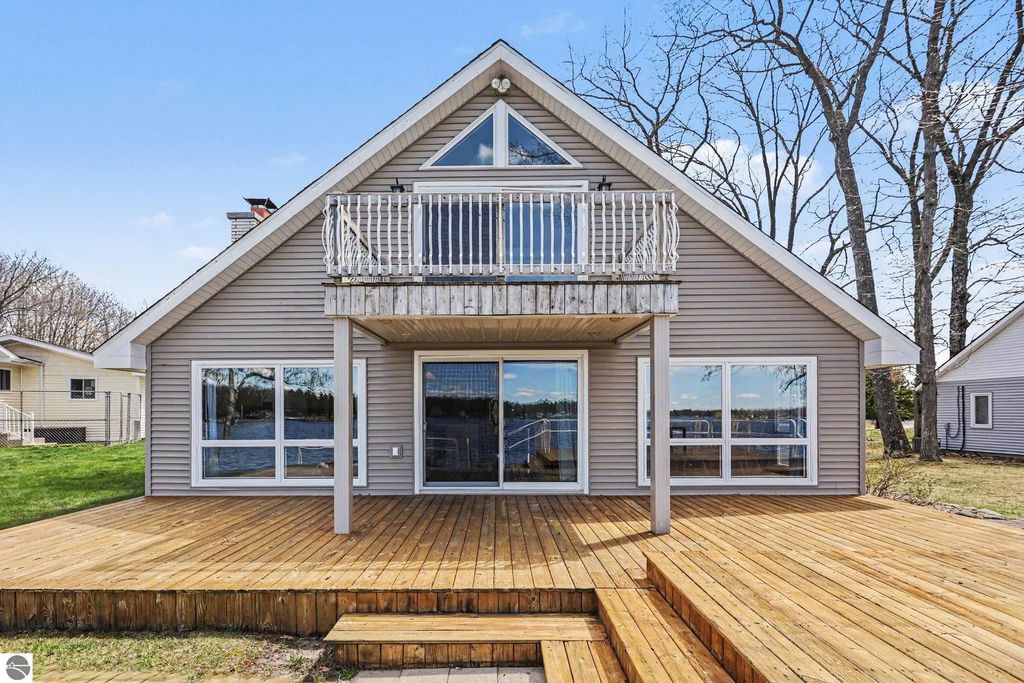 8006 Lakeside Boulevard, Hale
