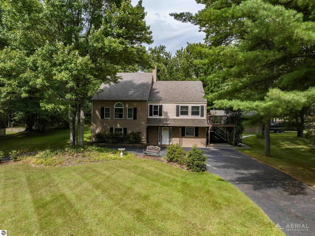 1741 N Ogemaw Trail, West Branch