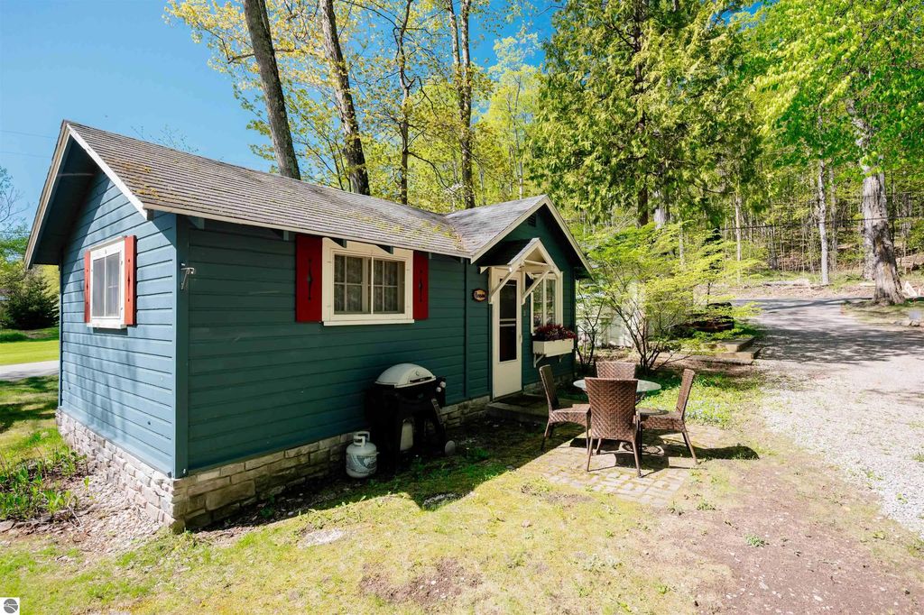 429 S Shabwasung Street, Northport
