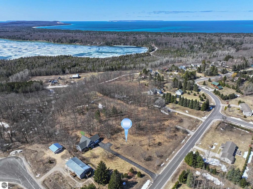 S Bay Bluffs Drive, Cedar