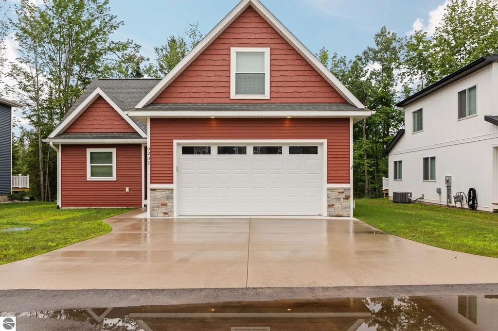 9232 S Flaska Drive, Cedar