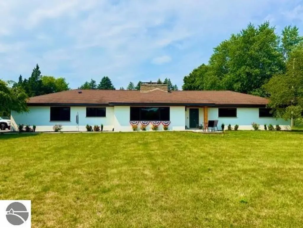5811 N Luce Road, Alma