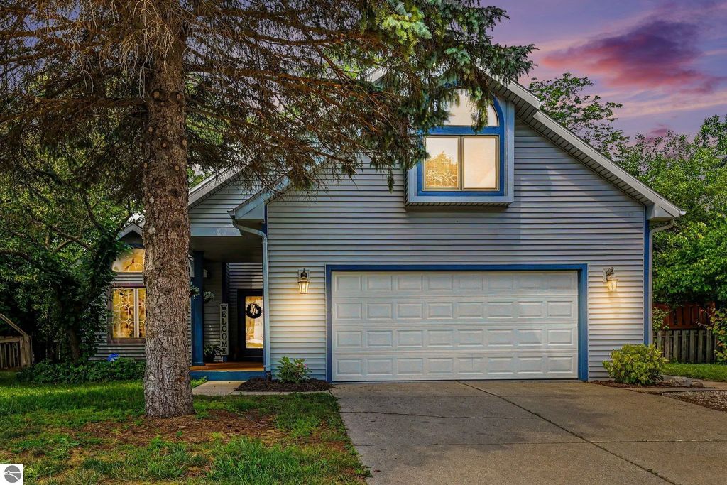 2511 Lott Avenue, Holt