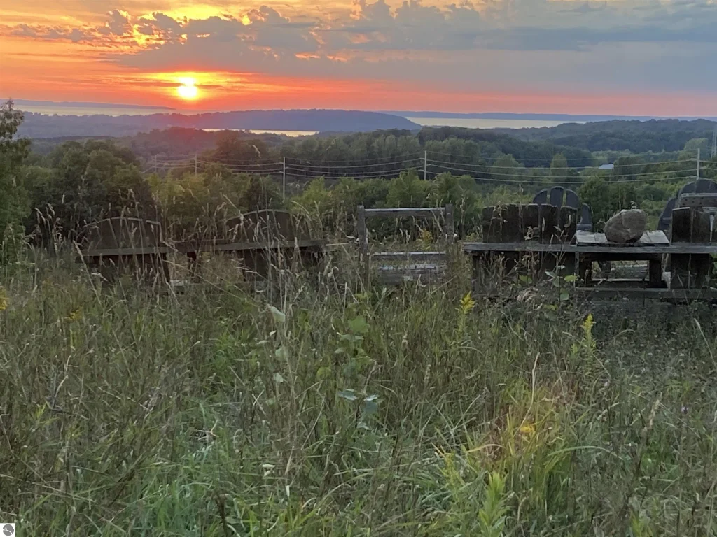 9224 E Duck Lake Road, Suttons Bay