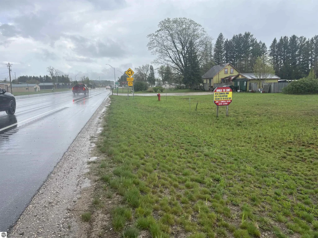 2860 S M-37, Traverse City