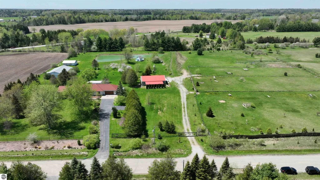 631 N Kobs Road, Tawas City