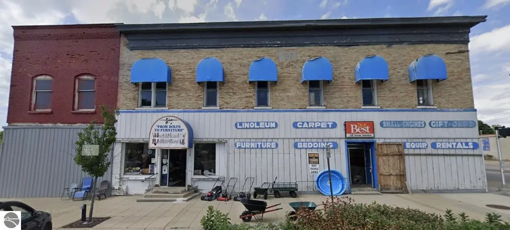 104 S Main Street, Evart