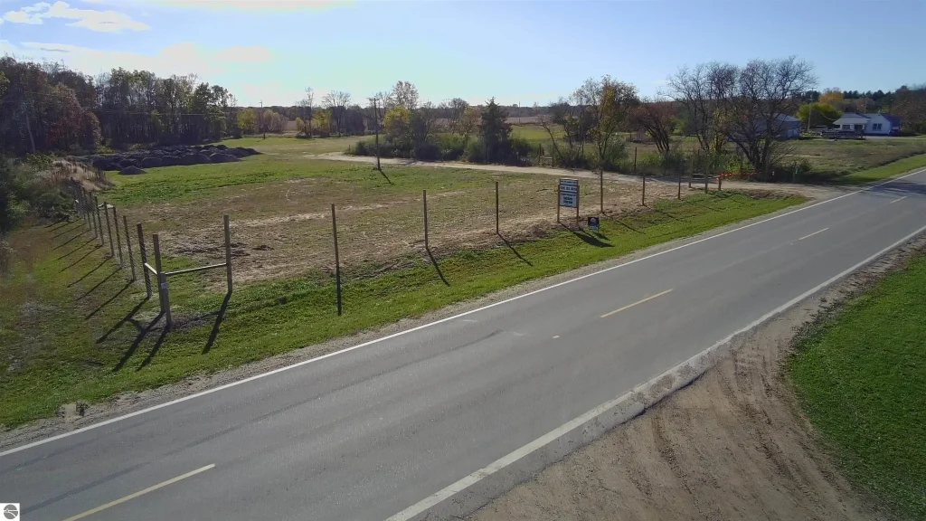 8386 E Sidney Road, Crystal