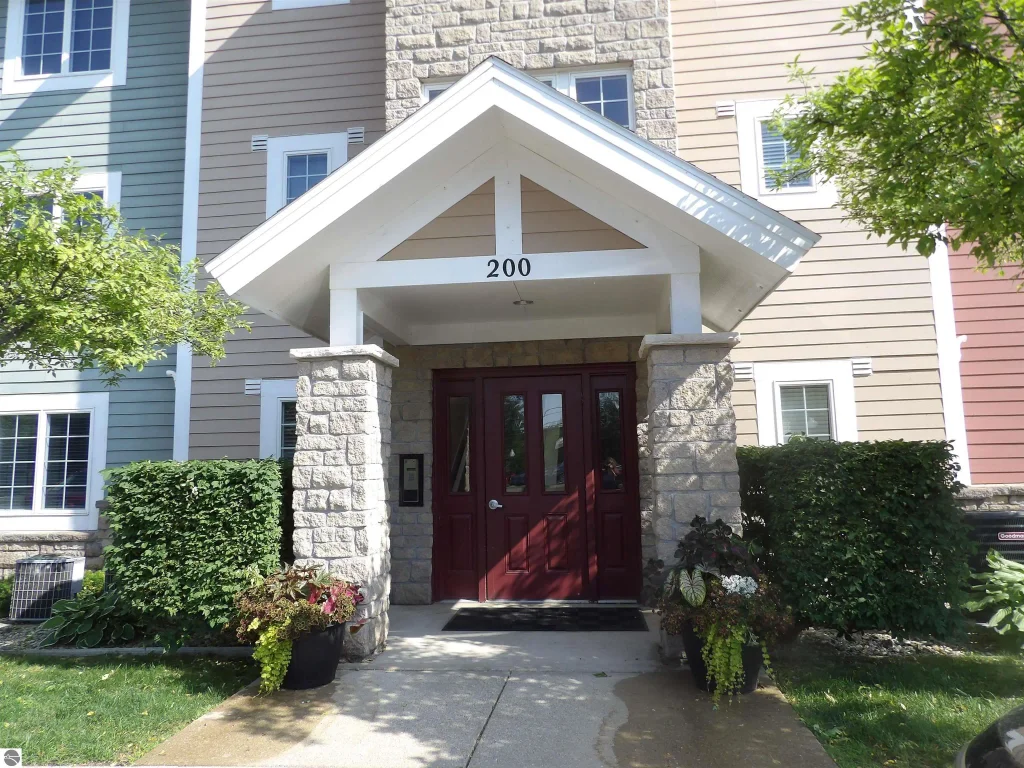 1246 Sunnyside Drive, Cadillac