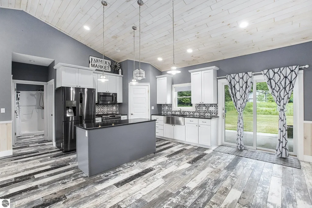 23736 110th Avenue, Tustin