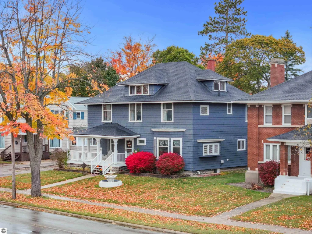 617 E Division Street, Cadillac