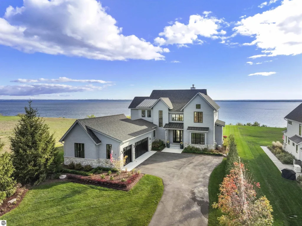 15722 Waters Edge, Traverse City