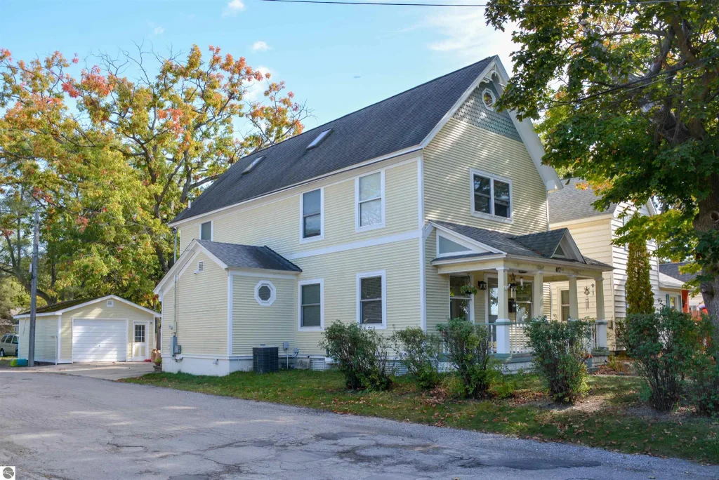 417 Barlow Street, Traverse City