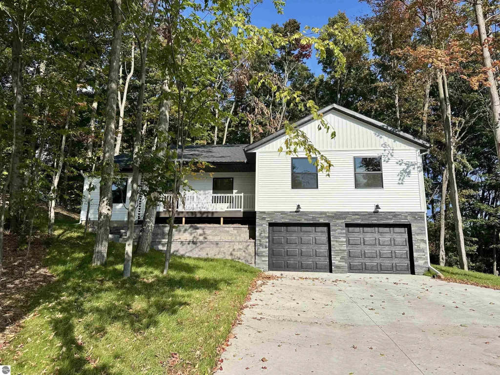 1016 Birmley Estates Drive, Traverse City