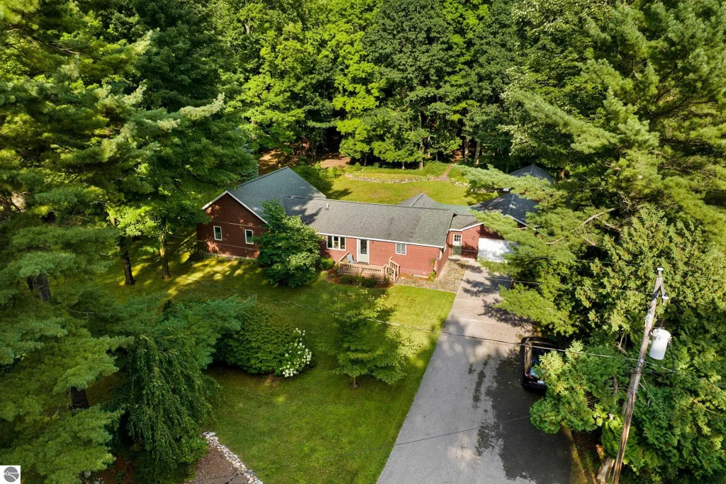 5219 S East Torch Lake Drive, Bellaire