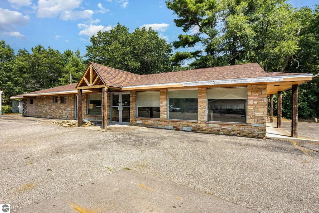 3511 N Us-23, Oscoda