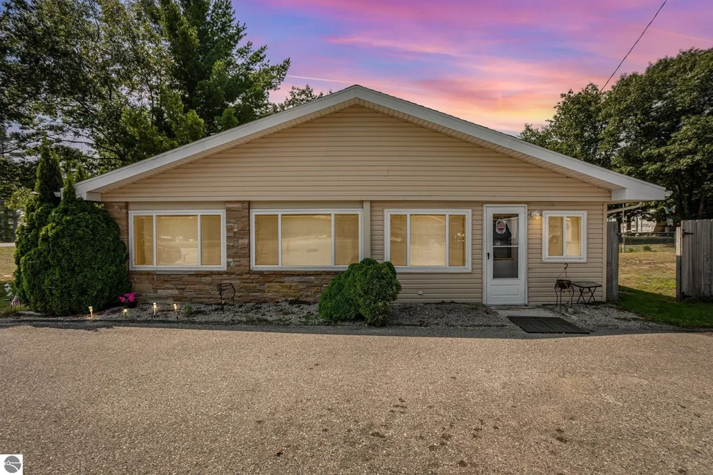 3497 N Us-23, Oscoda