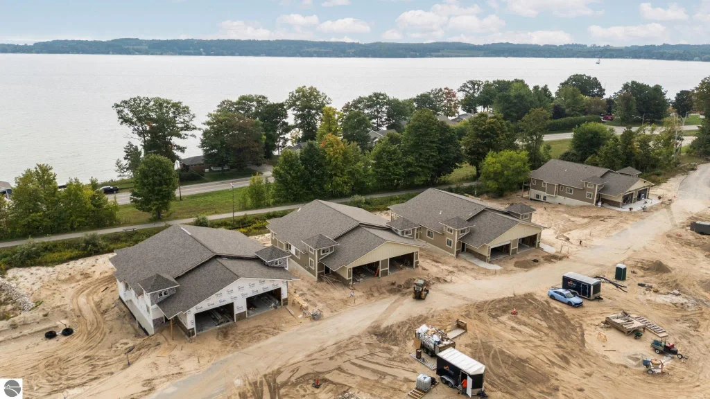 762 N Waypoint Circle, Suttons Bay