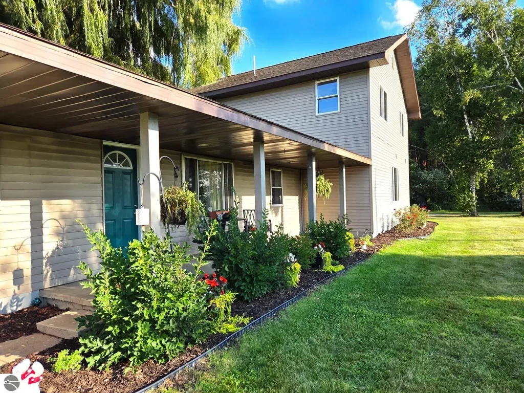 4832 N Dickenson Road, Coleman