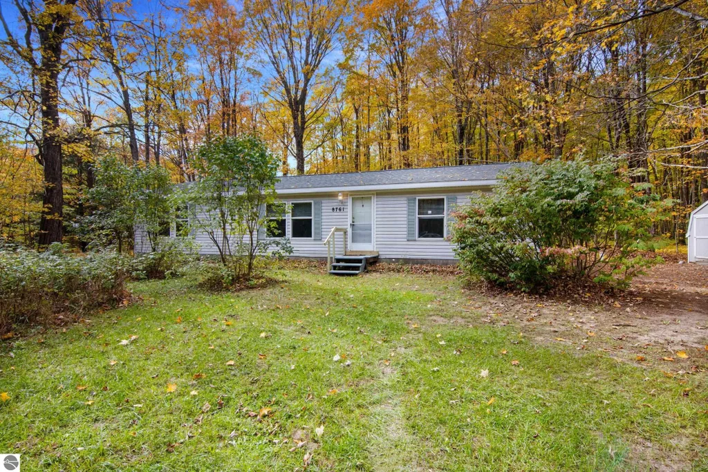 8761 Partridge Lane, Mancelona