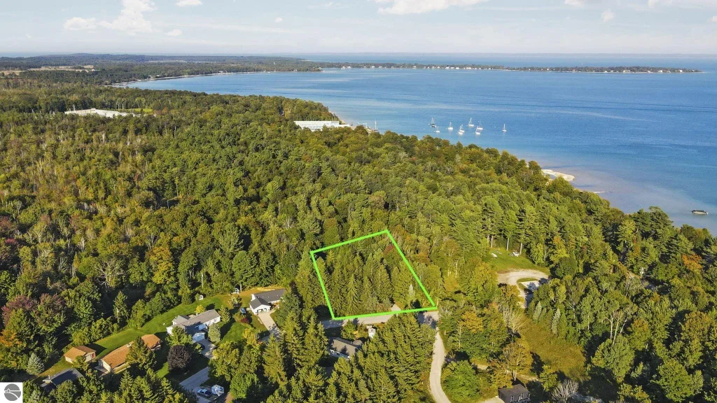 211 E 7th Street, Northport