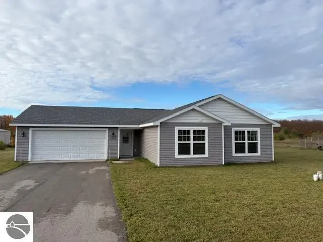 9068 Kingsfield Drive, Traverse City