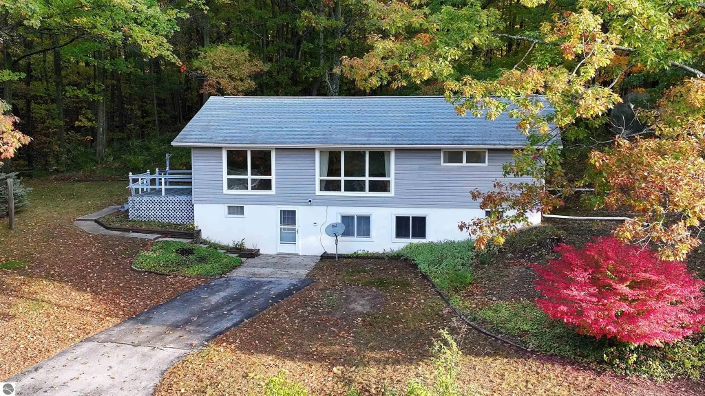 4290 Johnson Road, Frankfort