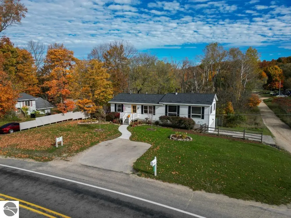 8335 S Maple City Road, Maple City