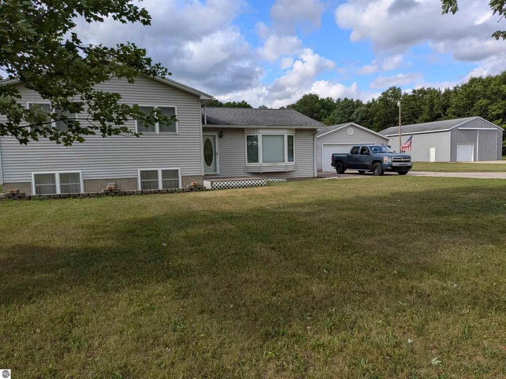 3534 W Coleman Road, Farwell