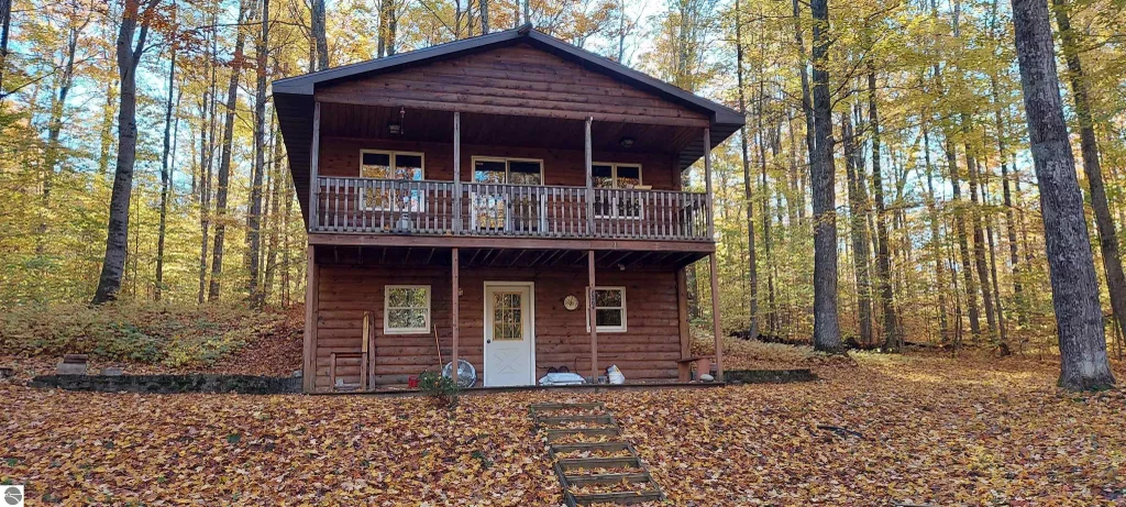 8364 Del Mason Road, Mancelona