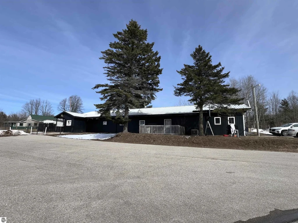 4556 Co Road 571, Kalkaska