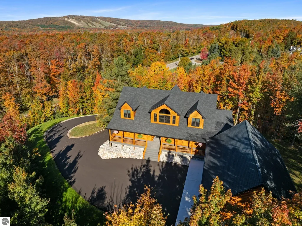6755 Pleasantview Road, Harbor Springs