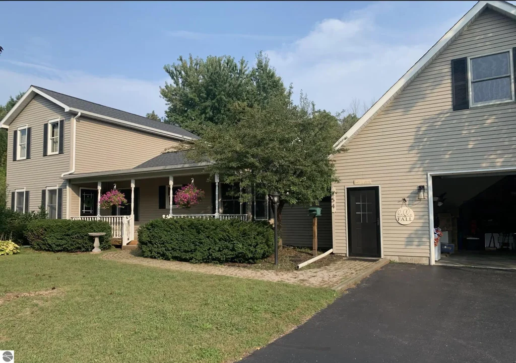 254 Us-31 N, Kewadin