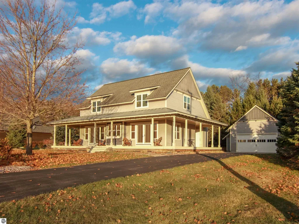 7855 Keewenaw Drive, Thompsonville